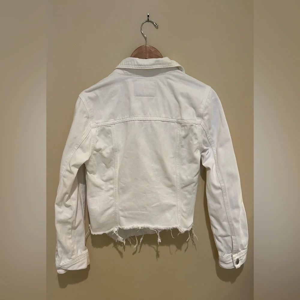 Blank NYC Off-White Distressed Denim Jacket Size Small - Picture 3 of 6